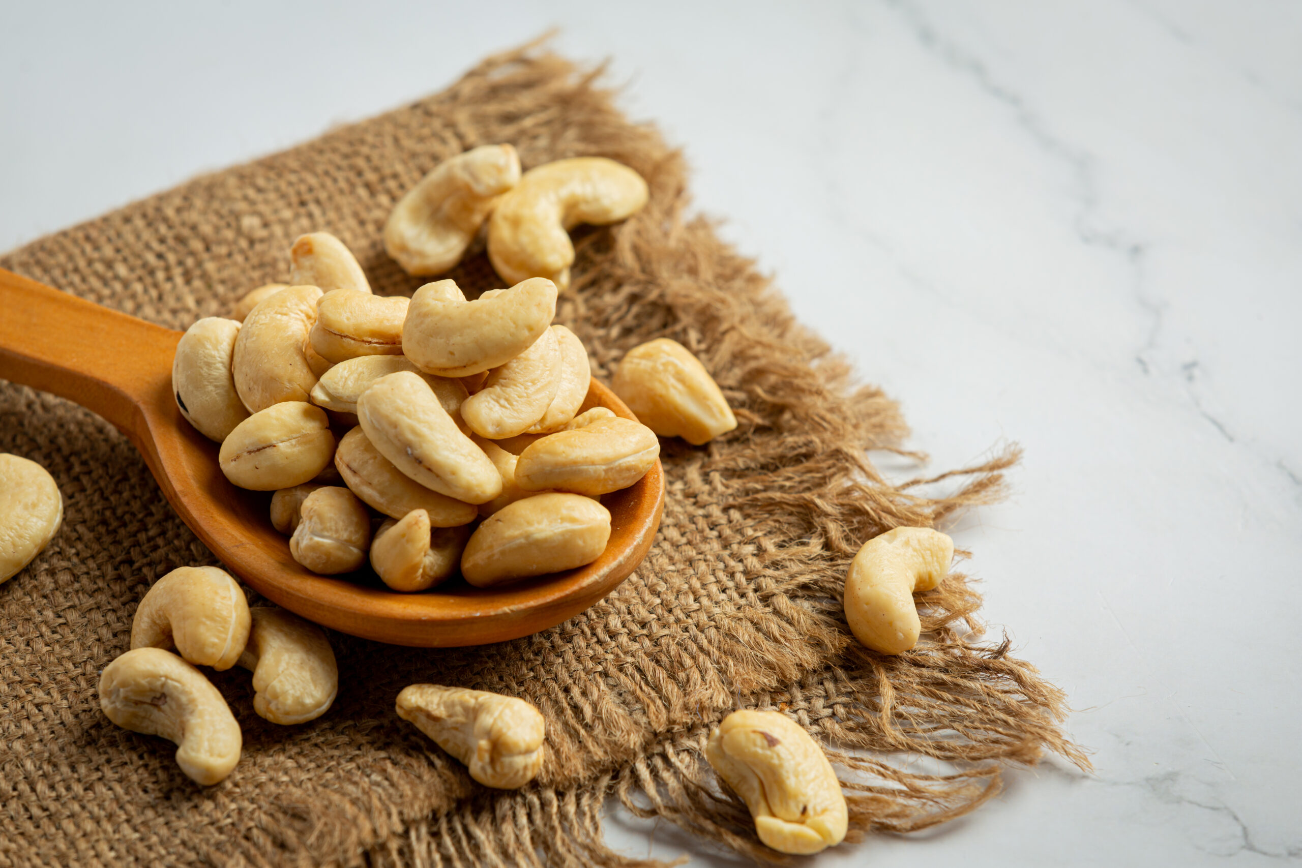 Cashew nut international deals price